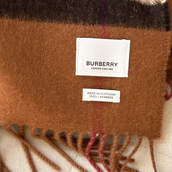 Burberry Cashmere Giant Check Scarf in Birch Brown - Picture 7 of 9